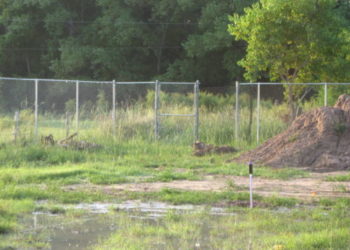 commercial chain link fence in houston