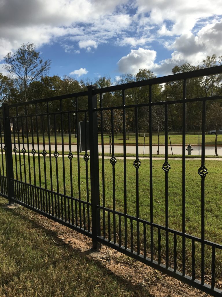 Iron gate fence discount