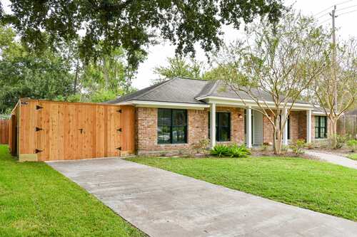 Double wood drive gate