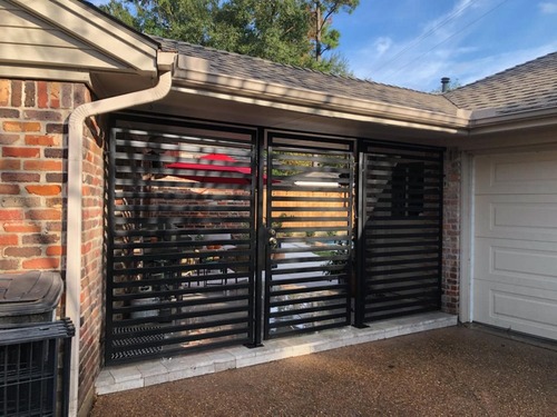 Horizontal Iron Breezeway