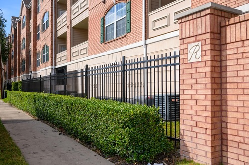 commercial fence installation in houston