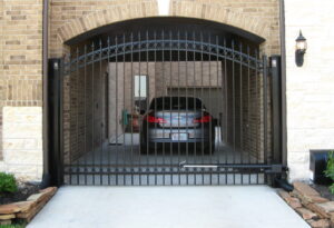 Griffin Fence: Custom gate installation for driveway
